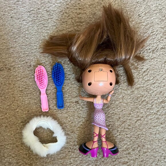 Diva Starz Nikki Mattel Toy Doll with Brushes and Boa 1999 - Picture 2 of 5